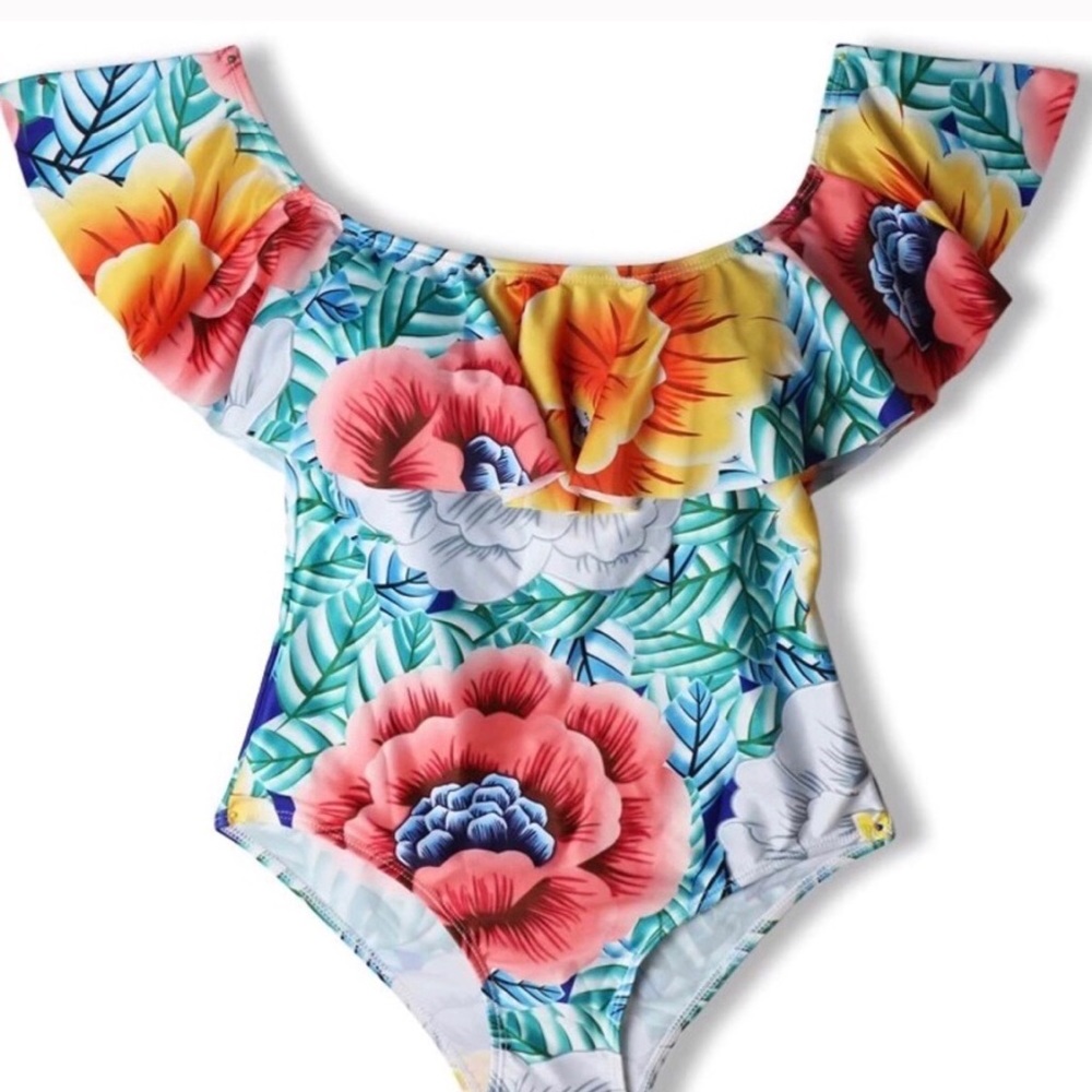 ✨HP✨Off The Shoulder Floral Patterned Swimsuit✨ - Picture 5 of 8